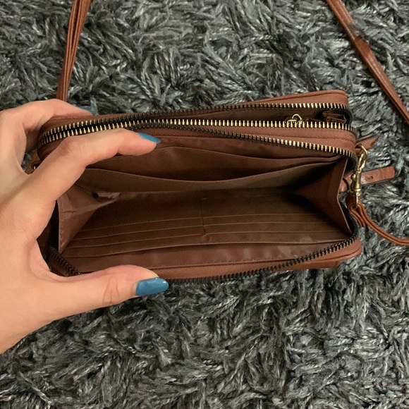 Never worn wallet on strap, - Picture 6 of 7